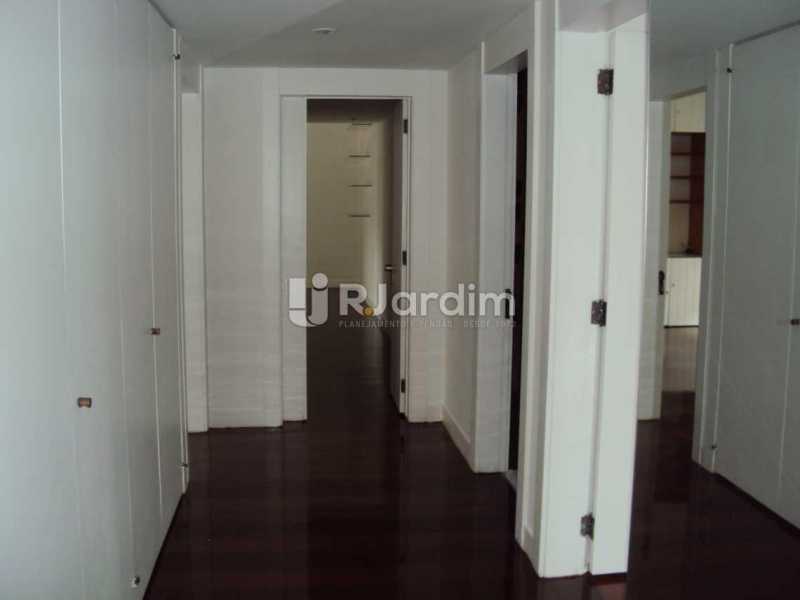 Apartamento para alugar com 4 quartos, 319m² - Foto 18