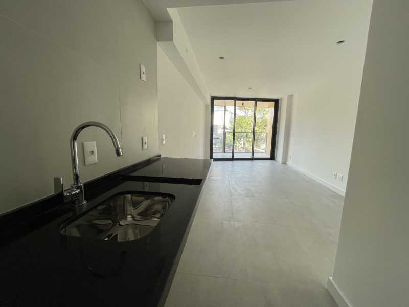Apartamento à venda com 2 quartos, 71m² - Foto 2