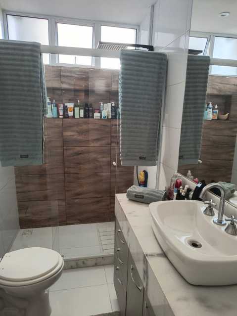 Apartamento à venda com 2 quartos, 85m² - Foto 17