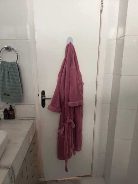 Apartamento à venda com 2 quartos, 85m² - Foto 18