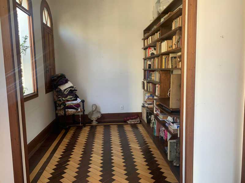 Casa à venda com 5 quartos, 255m² - Foto 7