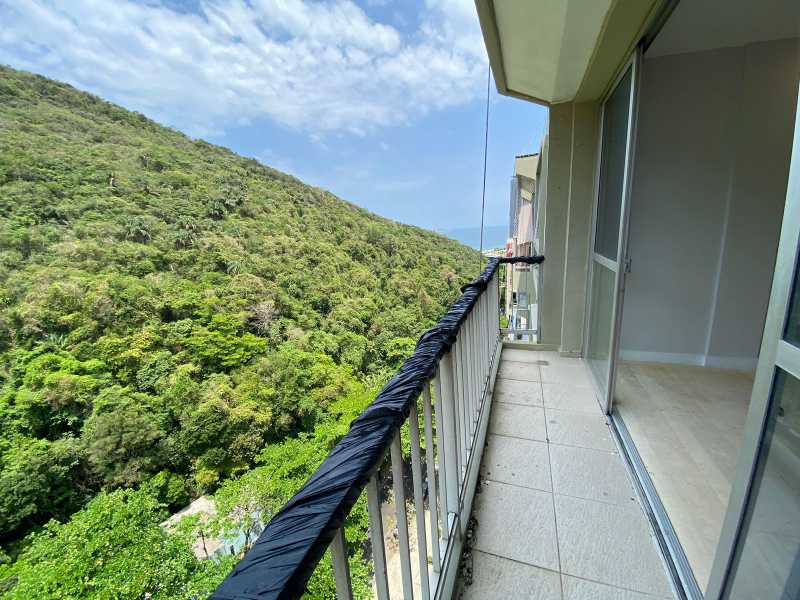 Apartamento à venda com 3 quartos, 121m² - Foto 1