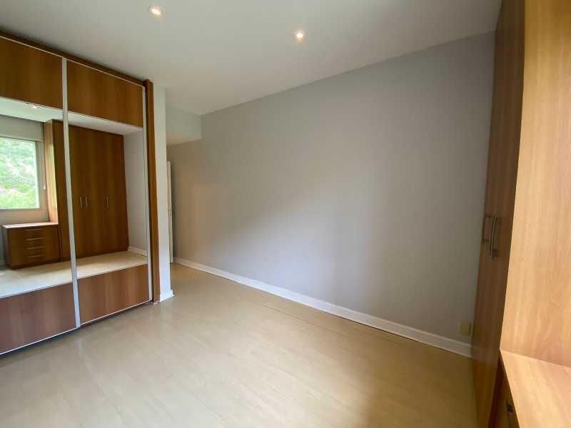Apartamento à venda com 3 quartos, 121m² - Foto 13