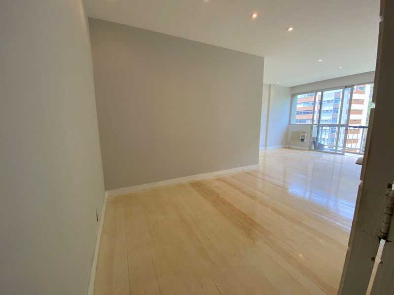 Apartamento à venda com 3 quartos, 121m² - Foto 14