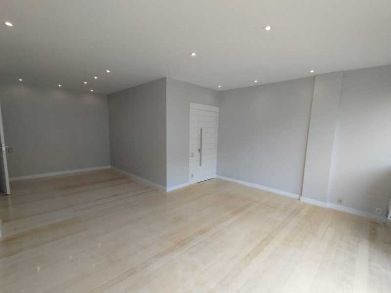 Apartamento à venda com 3 quartos, 121m² - Foto 16