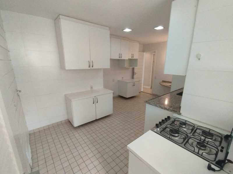 Apartamento à venda com 3 quartos, 121m² - Foto 24
