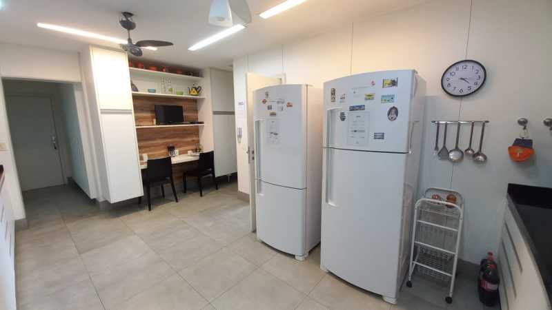 Apartamento à venda com 4 quartos, 285m² - Foto 29