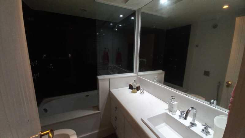 Apartamento à venda com 4 quartos, 285m² - Foto 16