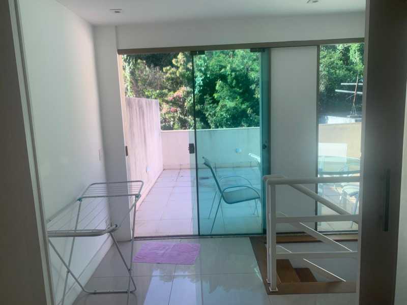 Cobertura à venda com 2 quartos, 124m² - Foto 3