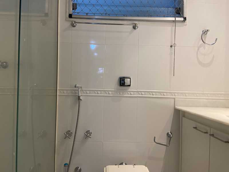 Apartamento para alugar com 3 quartos, 125m² - Foto 12