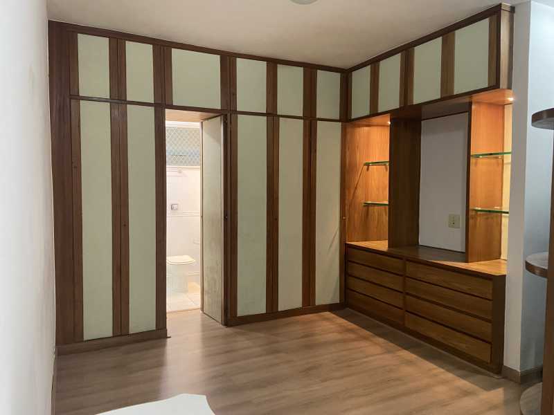 Apartamento para alugar com 3 quartos, 125m² - Foto 9