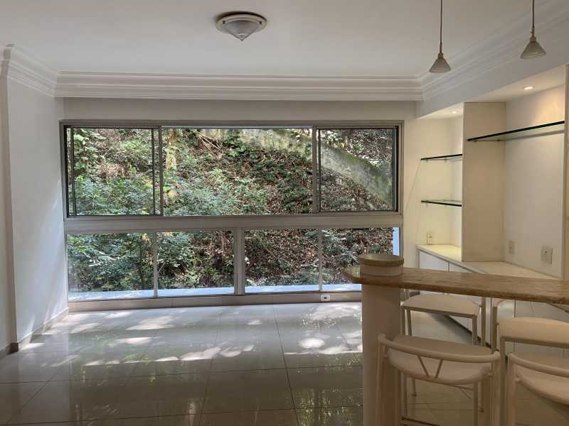 Apartamento para alugar com 3 quartos, 125m² - Foto 2