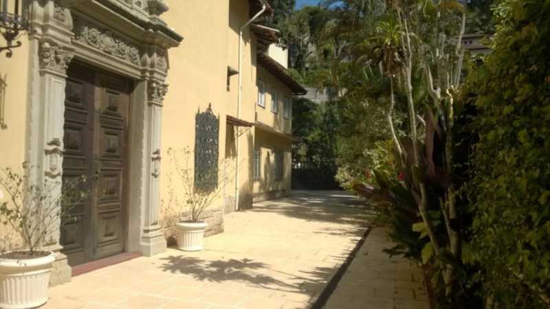 Casa Comercial à venda com 6 quartos, 950m² - Foto 17