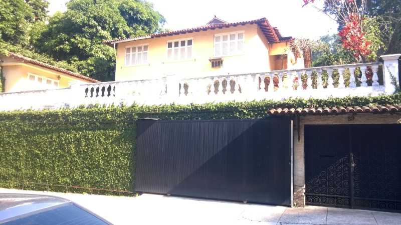 Casa Comercial à venda com 6 quartos, 950m² - Foto 1