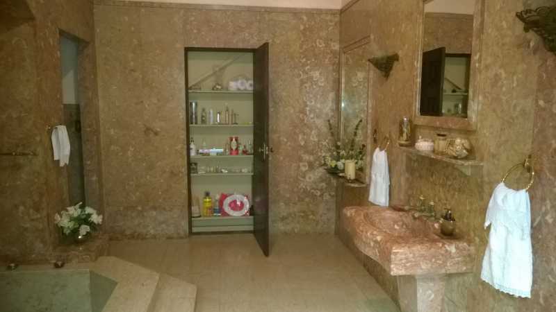 Casa Comercial à venda com 6 quartos, 950m² - Foto 14