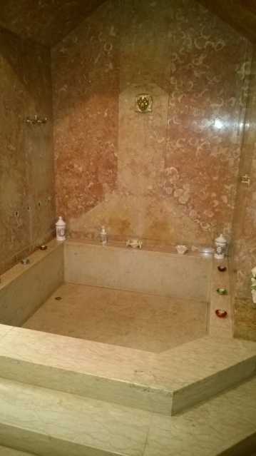 Casa Comercial à venda com 6 quartos, 950m² - Foto 16