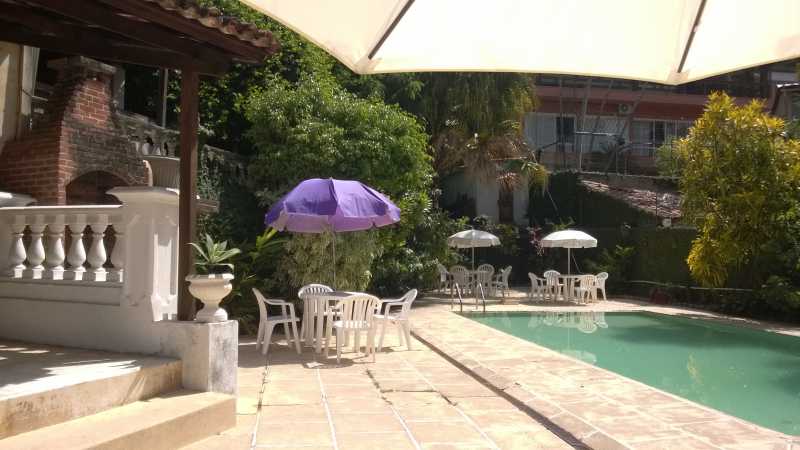 Casa Comercial à venda com 6 quartos, 950m² - Foto 13
