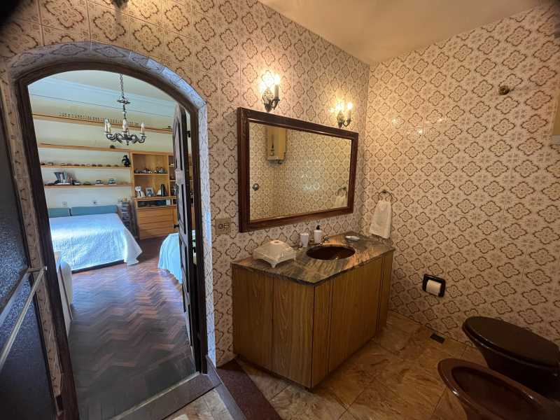 Casa Comercial à venda com 6 quartos, 950m² - Foto 24