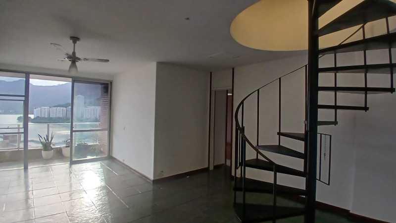 Cobertura à venda com 3 quartos, 200m² - Foto 4