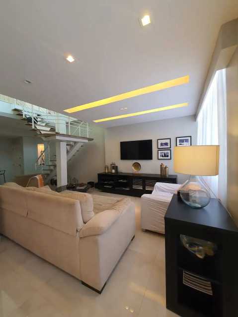 Cobertura para alugar com 3 quartos, 203m² - Foto 9
