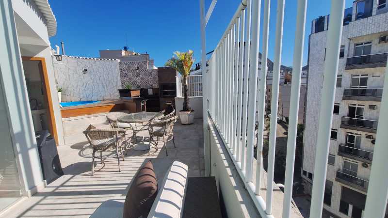 Cobertura para alugar com 3 quartos, 203m² - Foto 1
