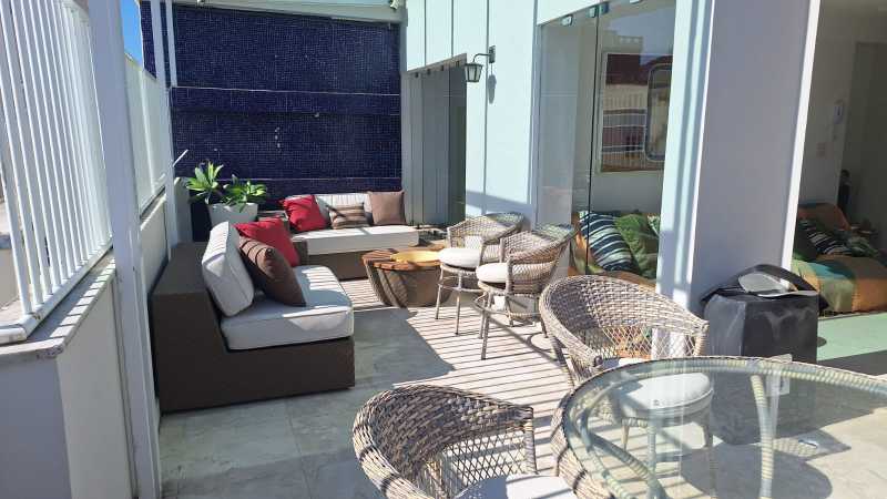 Cobertura para alugar com 3 quartos, 203m² - Foto 2