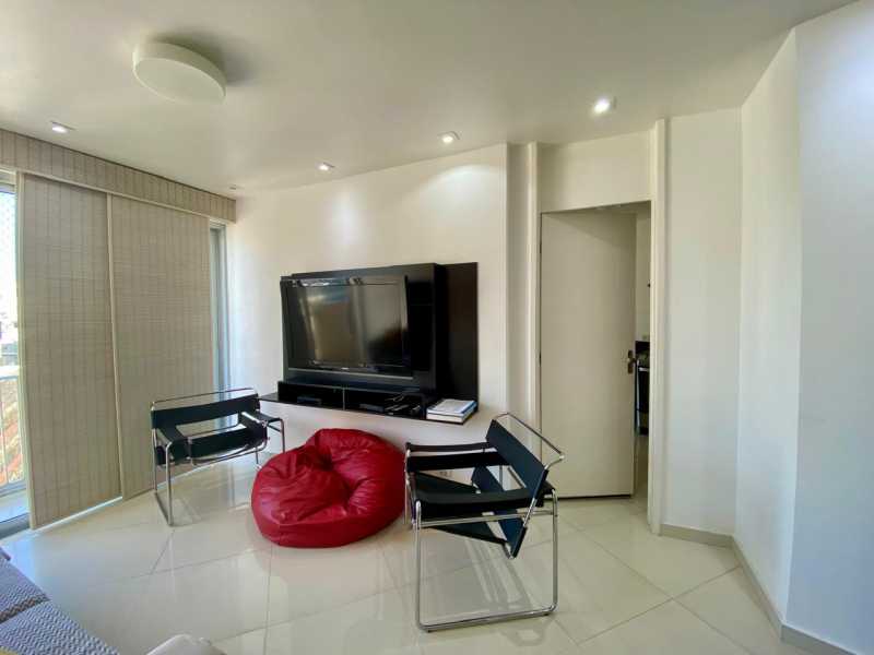 Apartamento à venda com 3 quartos, 90m² - Foto 4