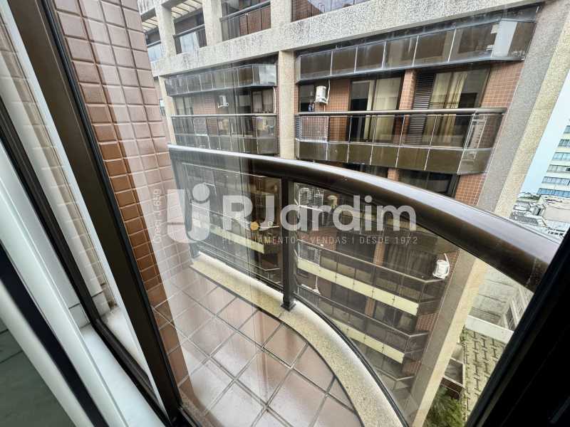 Apartamento à venda e aluguel com 2 quartos, 82m² - Foto 27