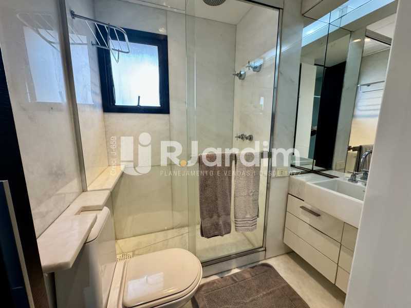 Apartamento à venda e aluguel com 2 quartos, 82m² - Foto 21