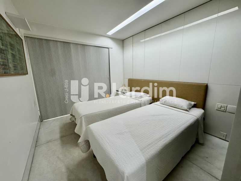 Apartamento à venda e aluguel com 2 quartos, 82m² - Foto 23