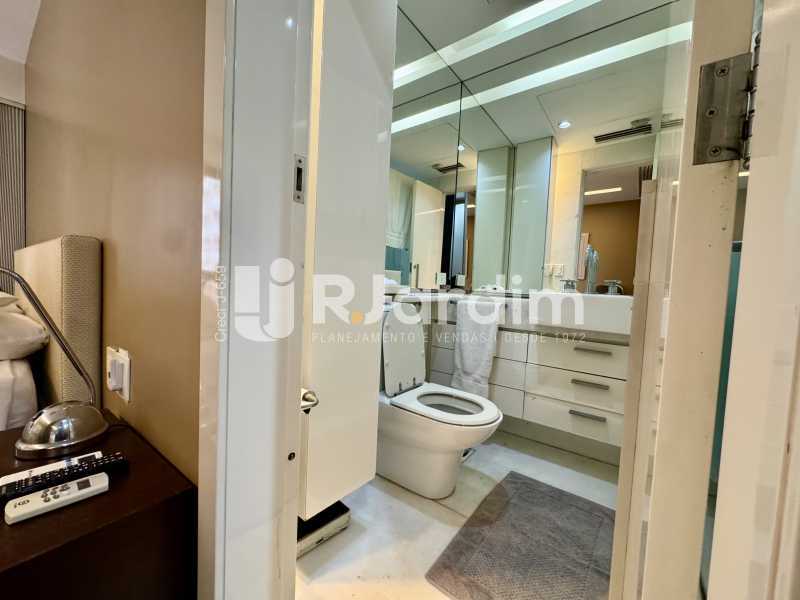 Apartamento à venda e aluguel com 2 quartos, 82m² - Foto 14