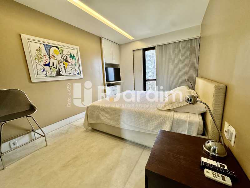 Apartamento à venda e aluguel com 2 quartos, 82m² - Foto 18