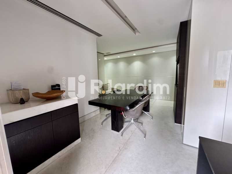 Apartamento à venda e aluguel com 2 quartos, 82m² - Foto 11