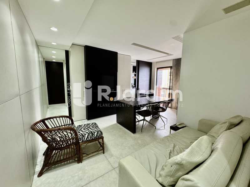 Apartamento à venda e aluguel com 2 quartos, 82m² - Foto 9