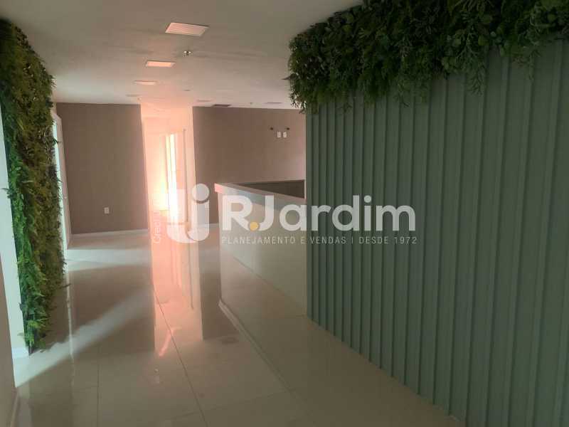 Conjunto Comercial-Sala para alugar com 6 quartos, 220m² - Foto 2