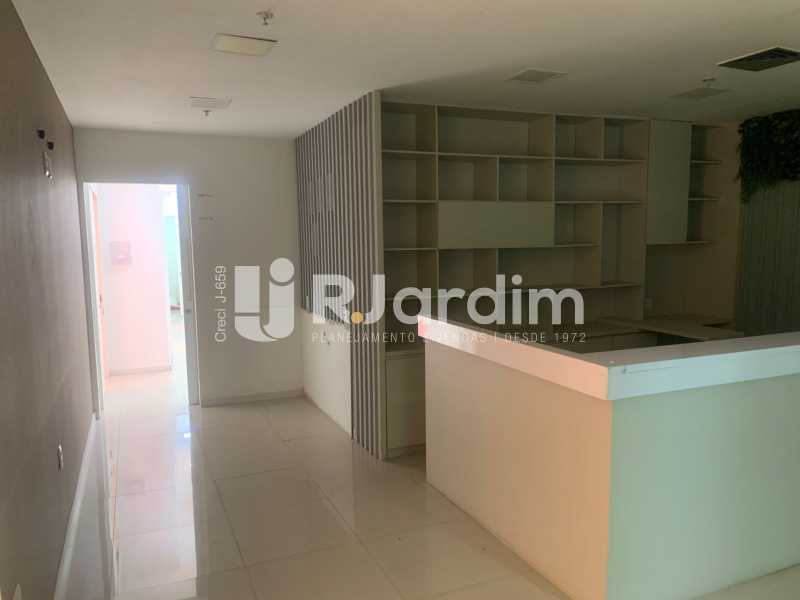 Conjunto Comercial-Sala para alugar com 6 quartos, 220m² - Foto 3