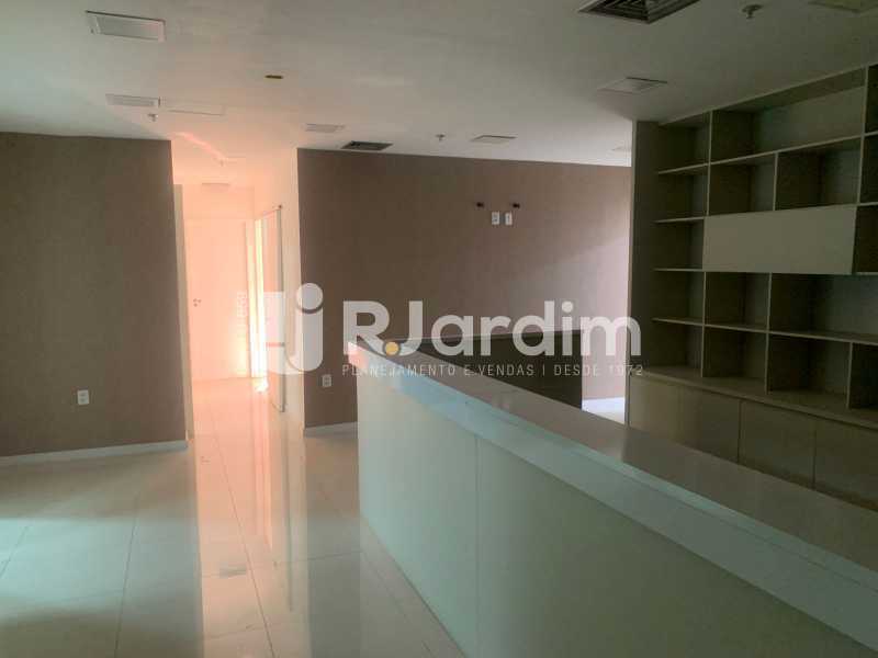 Conjunto Comercial-Sala para alugar com 6 quartos, 220m² - Foto 10