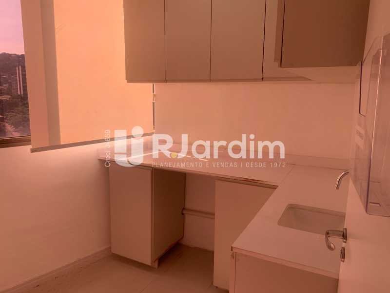 Conjunto Comercial-Sala para alugar com 6 quartos, 220m² - Foto 14