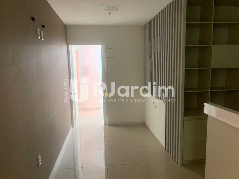 Conjunto Comercial-Sala para alugar com 6 quartos, 220m² - Foto 15