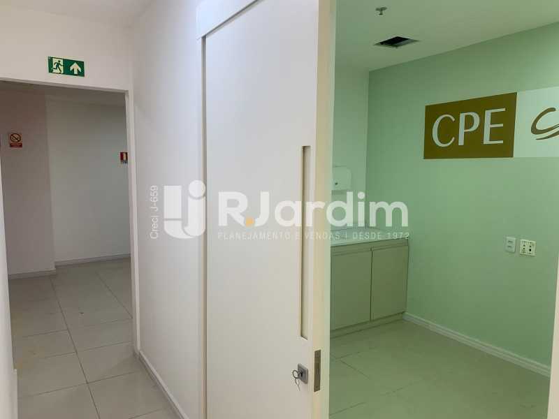 Conjunto Comercial-Sala para alugar com 6 quartos, 220m² - Foto 20