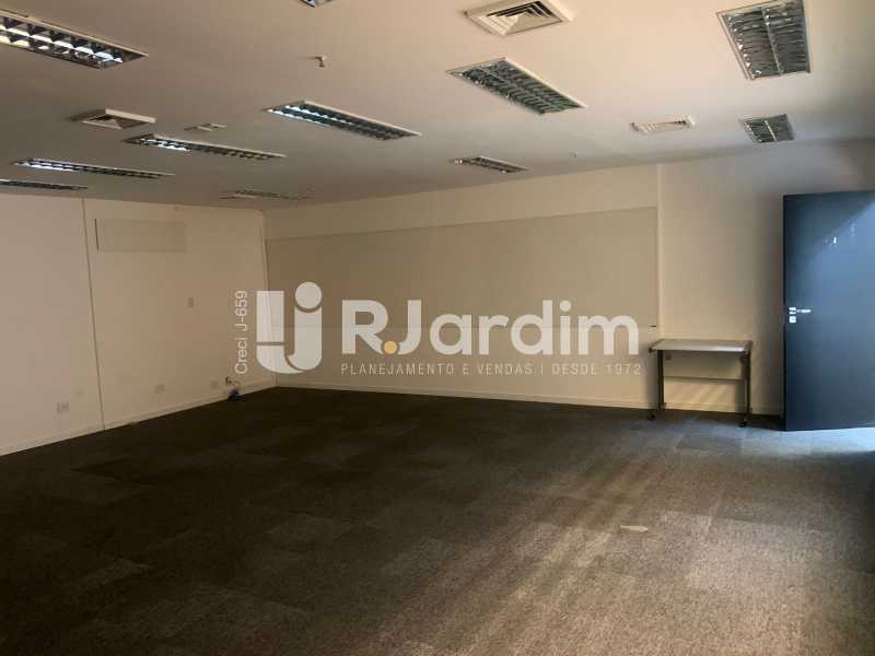 Conjunto Comercial-Sala para alugar com 6 quartos, 220m² - Foto 27