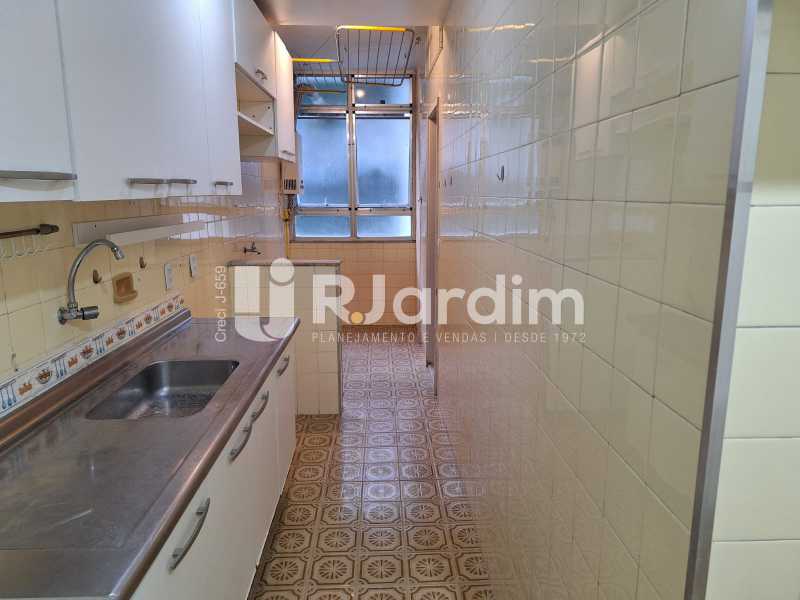 Apartamento à venda com 2 quartos, 100m² - Foto 13