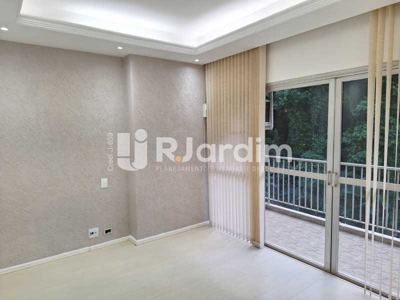 Apartamento à venda com 2 quartos, 100m² - Foto 3