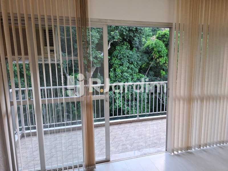 Apartamento à venda com 2 quartos, 100m² - Foto 2