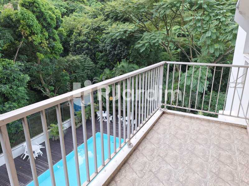 Apartamento à venda com 2 quartos, 100m² - Foto 1