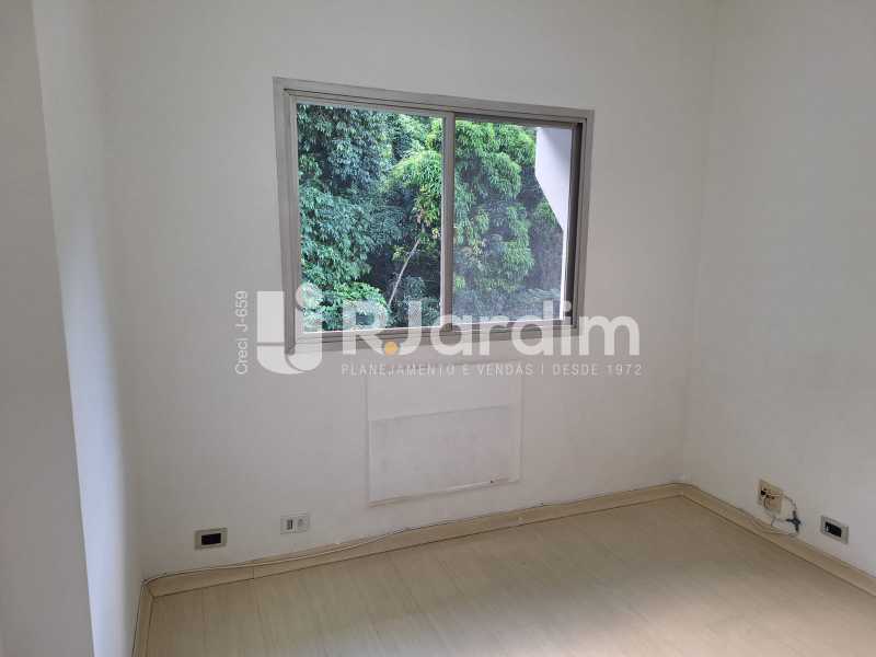 Apartamento à venda com 2 quartos, 100m² - Foto 9