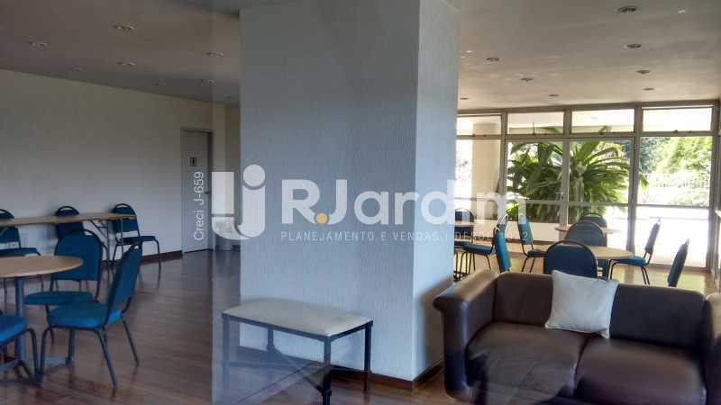 Apartamento à venda com 2 quartos, 100m² - Foto 18