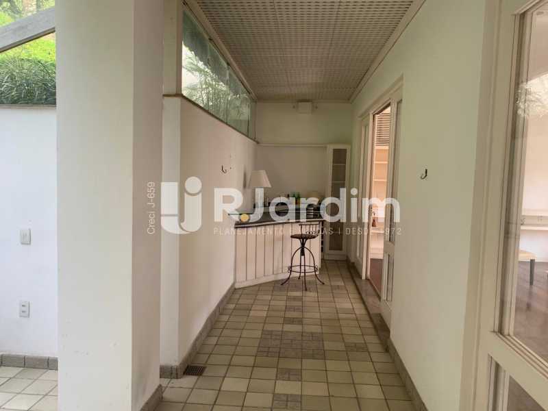 Casa para alugar com 5 quartos, 563m² - Foto 11