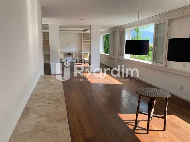 Casa para alugar com 5 quartos, 563m² - Foto 13