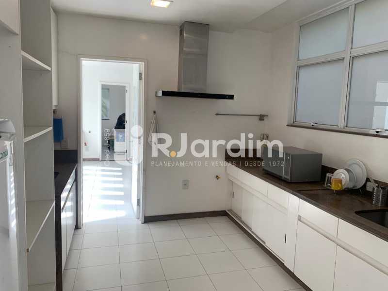 Casa para alugar com 5 quartos, 563m² - Foto 16